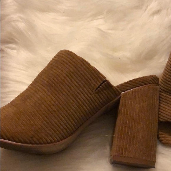 Stylish Corduroy Mules - Picture 4 of 5